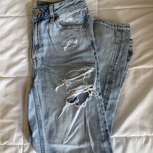 American Eagle Outfitters Light Wash Distressed Mom Straight Jeans